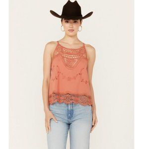 NWT.  Beyond The Radar Women's Crochet Trim Tank